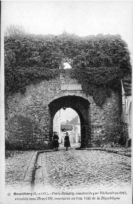 La porte Baudry à Montlhéry