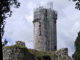 La tour de Montlhry en travaux - faade Est